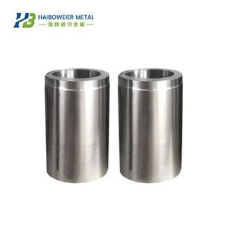 Extruderingsrör av titan